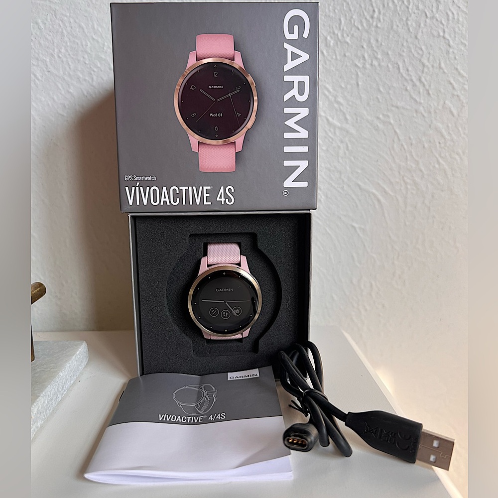 EUC Garmin Vivoactive 4S Smartwatch 40mm Dust Rose with Light Gold